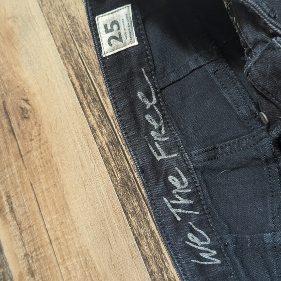 NWT Free People Cutoff Black Denim Bermuda Shorts Size 25/0 - Picture 3 of 8